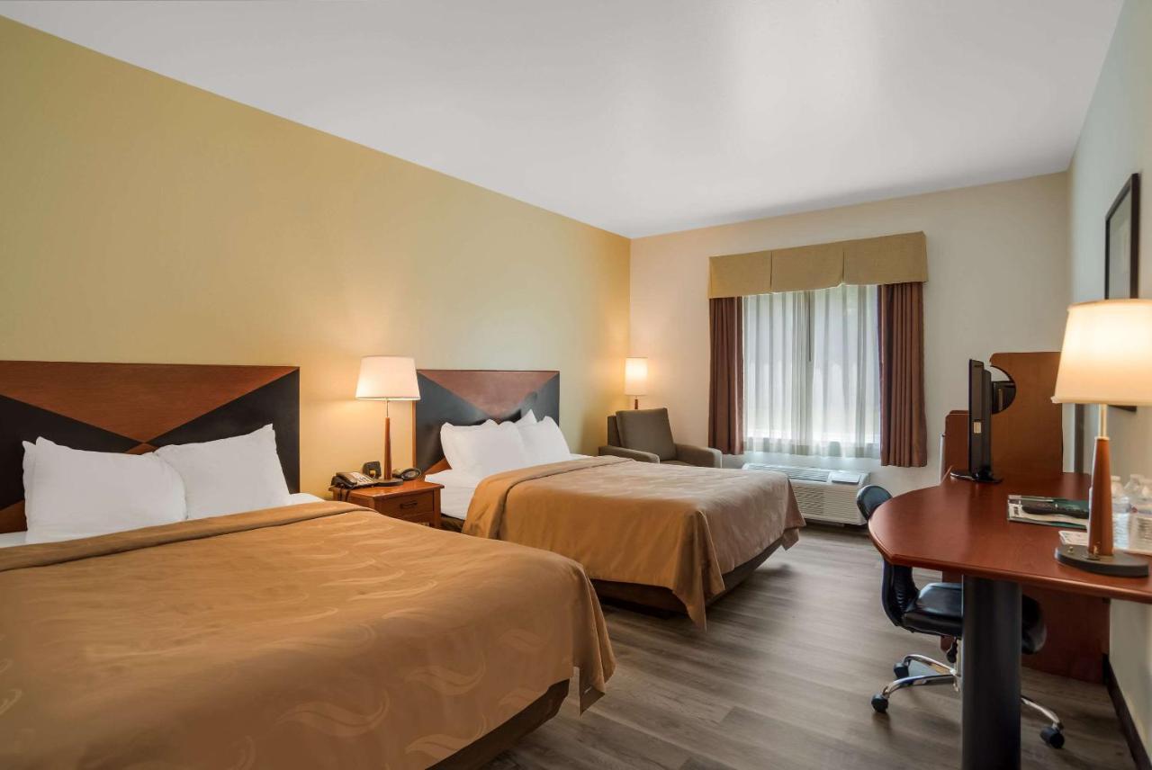 Queen Room with Two Queen Beds - Non-Smoking