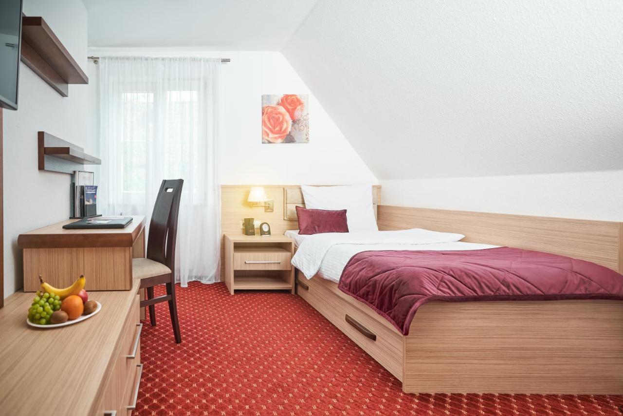 Single Room,1556278183:JPEG