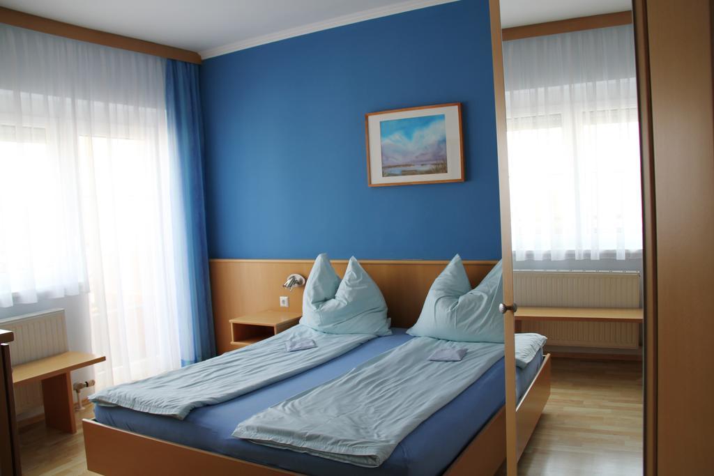 Doppelzimmer mit Balkon