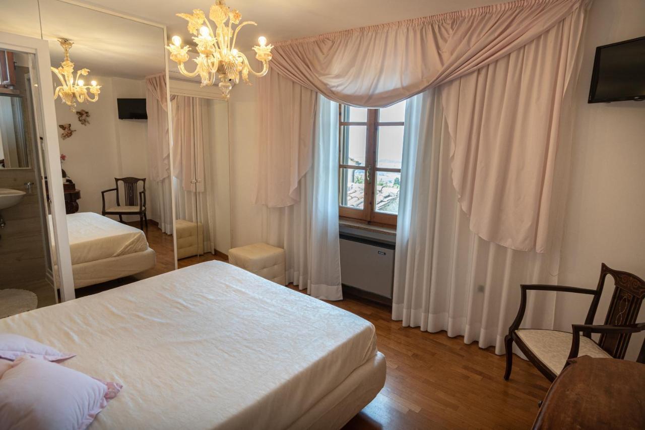 Deluxe Double Room with Private Bathroom
