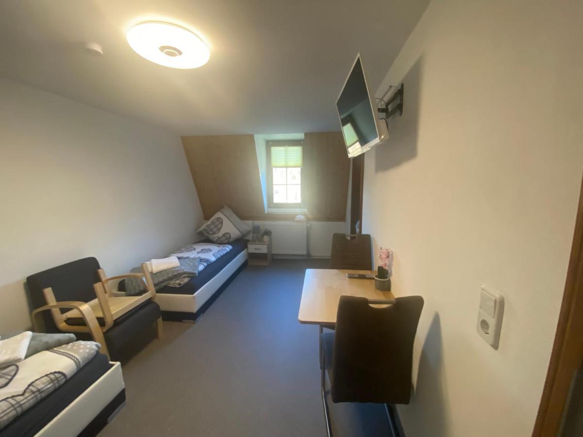 Zweibettzimmer mit eigenem Bad