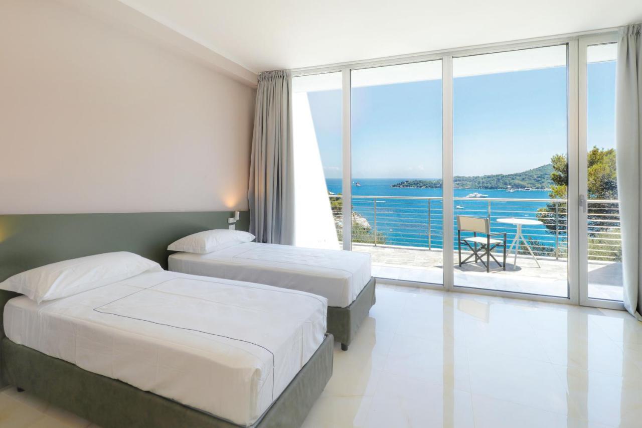 Deluxe Double Room with Balcony and Sea View