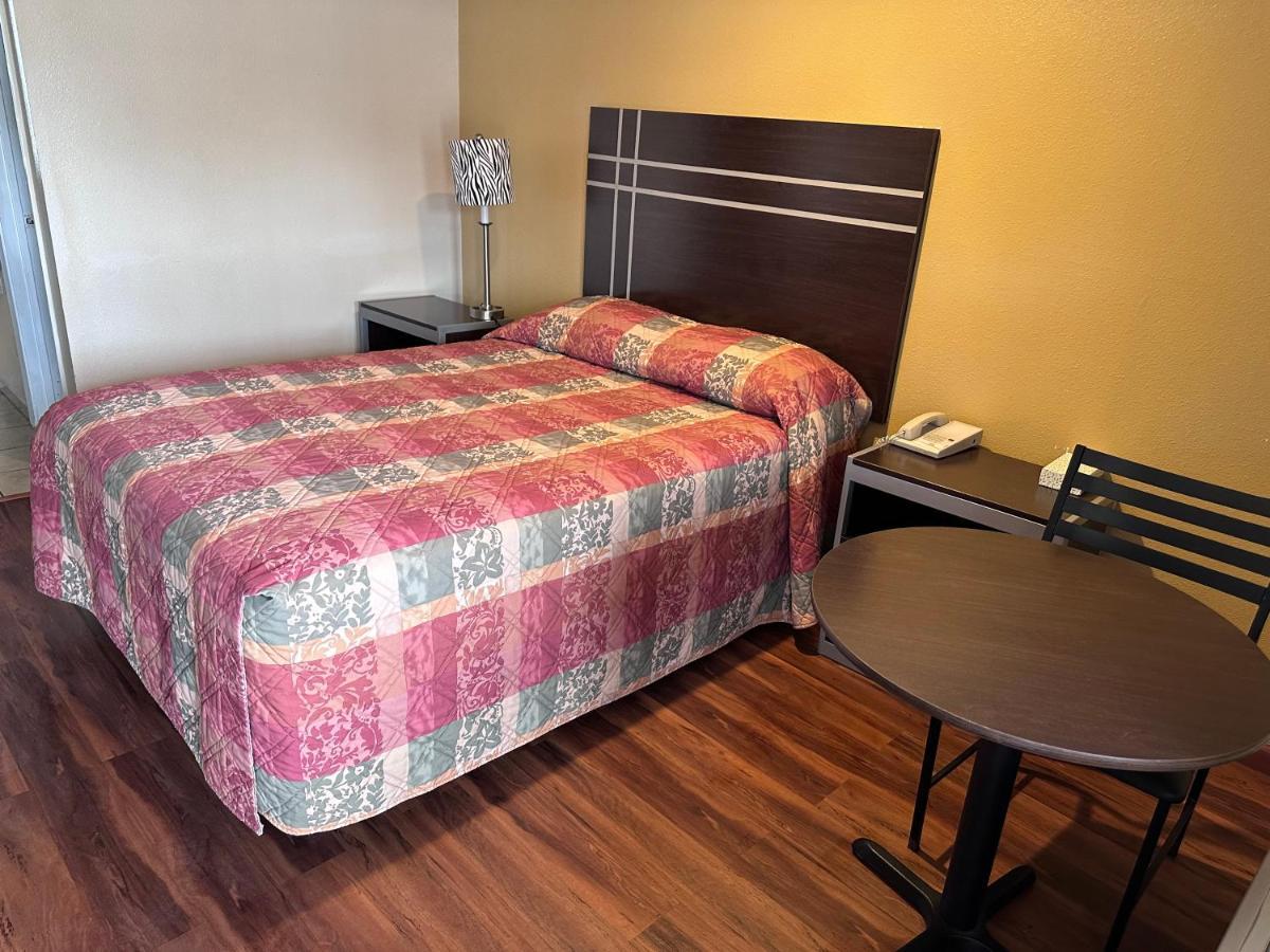 Queen Room,1430884927:JPEG