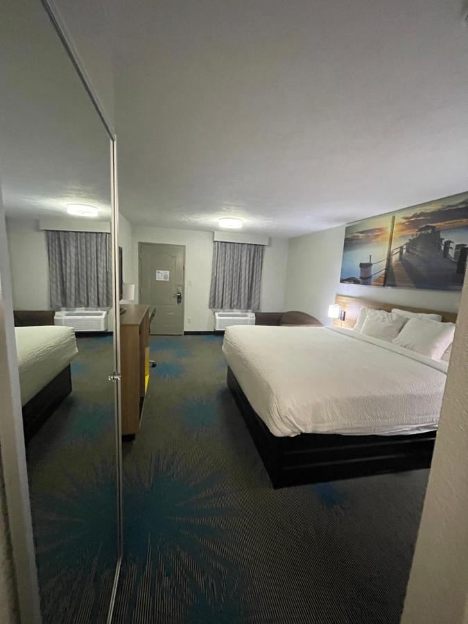 King Room - Non-Smoking