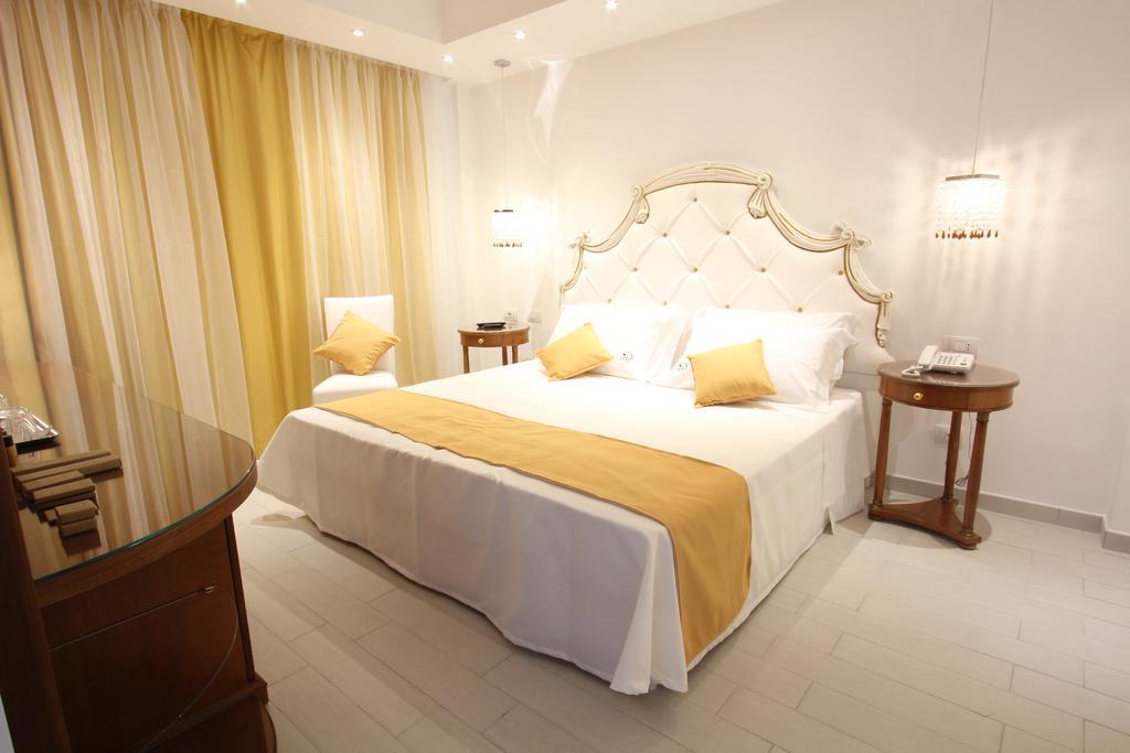 Junior Suite with Balcony and Jacuzzi