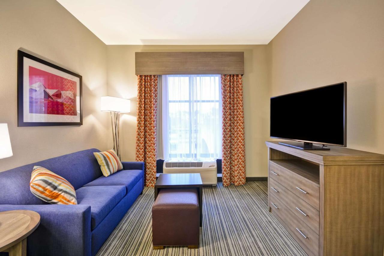 One-Bedroom King Suite - Non-Smoking