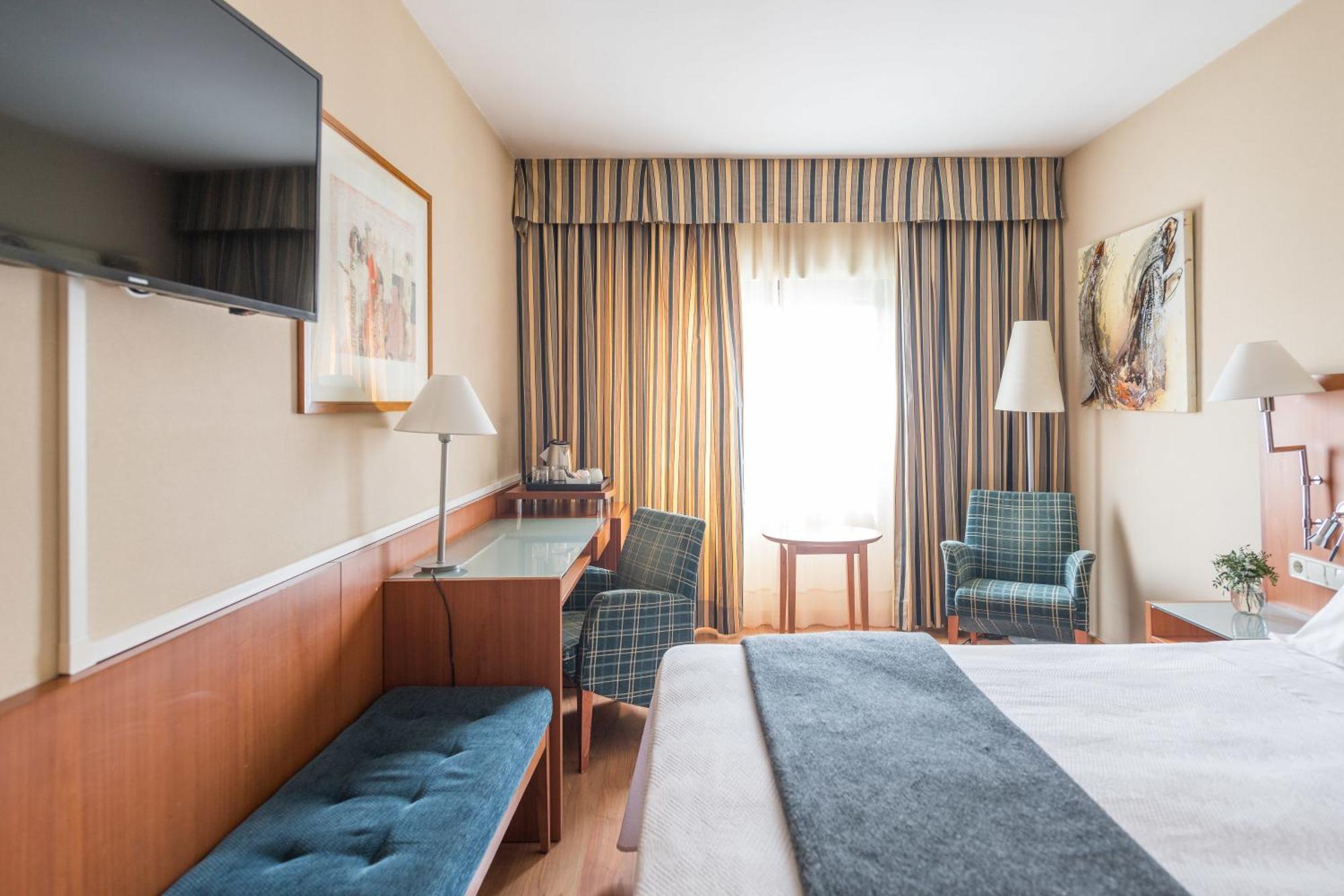 Standard Double or Twin Room,655807755:JPEG