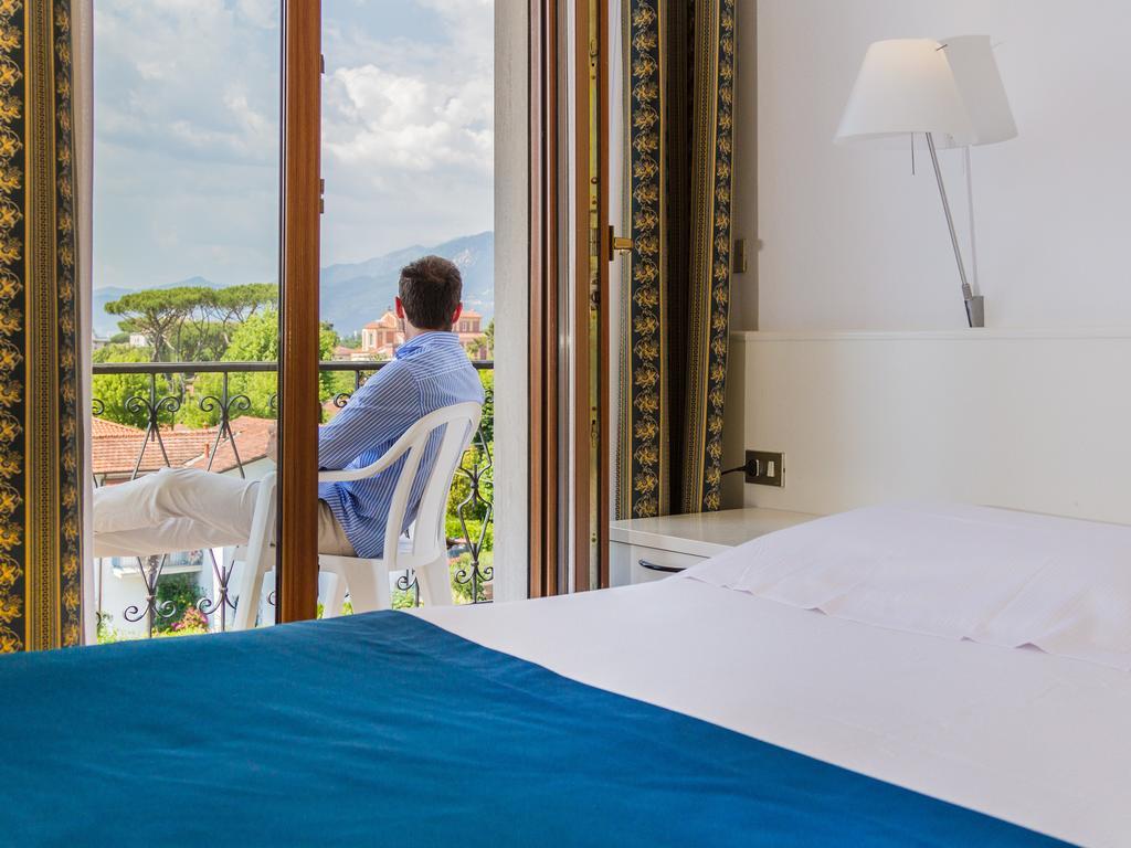 2 Doppelzimmer mit Verbindungstür und Balkon