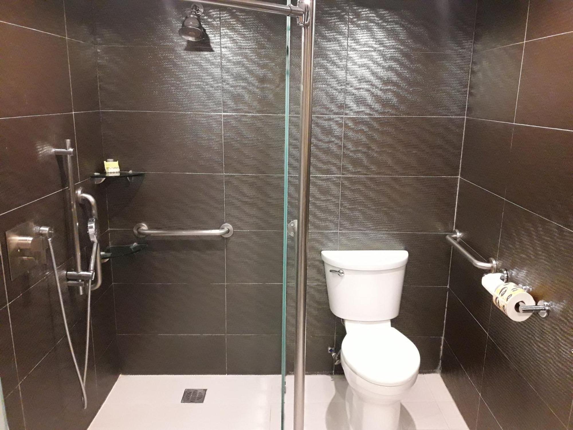Habitación Estándar con cama extragrande - Adaptada para personas de movilidad reducida