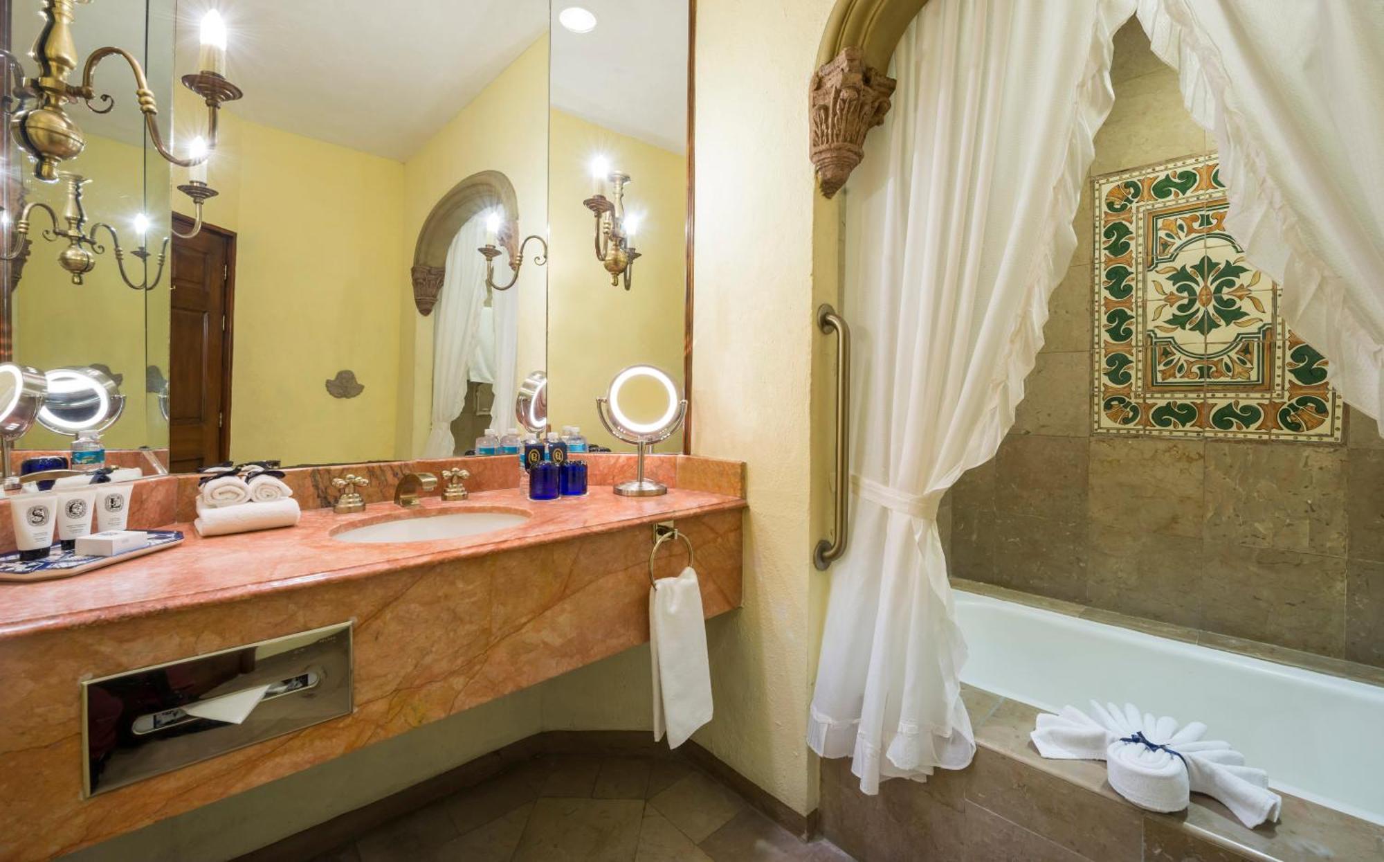 Master Suite King