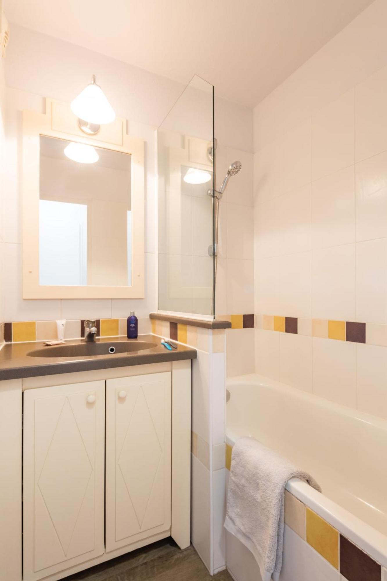 Appartement 2 Chambres avec Climatisation et Terrasse (7 Personnes) - Vue sur Mer