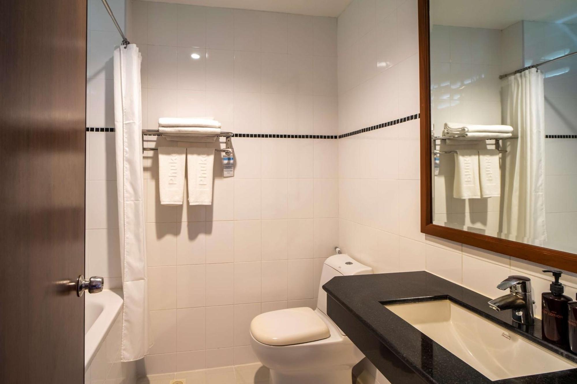 Deluxe King Room with Ocean view - Non-Smoking