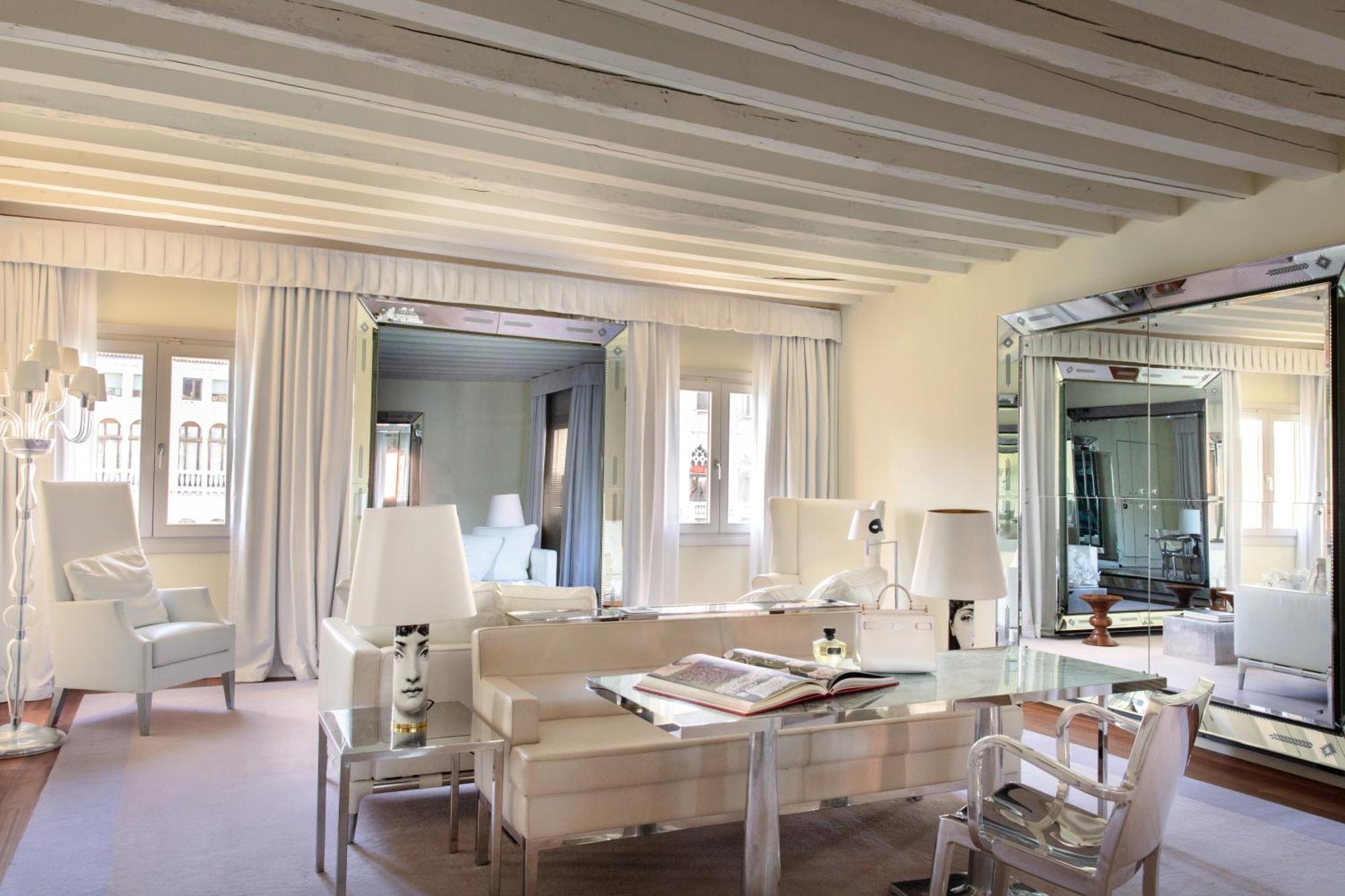 Suite with Canal View,1433206693:JPEG