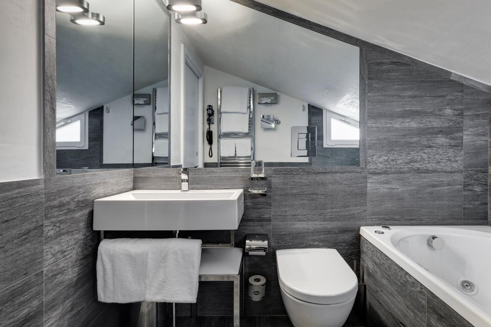 Suite avec Accès au Spa - Mansardée