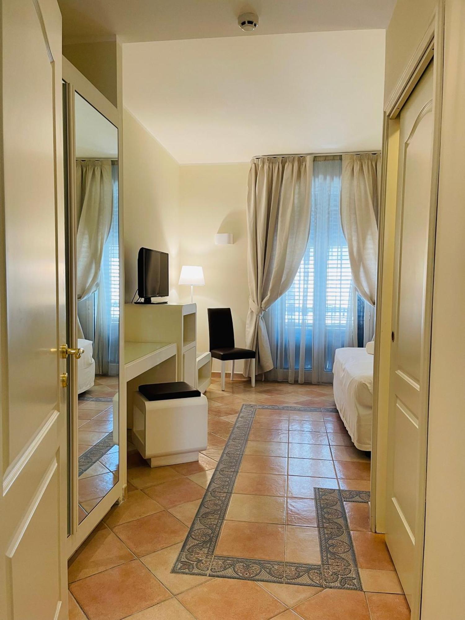 Superior Double or Twin Room with Balcony,1125924429:JPEG