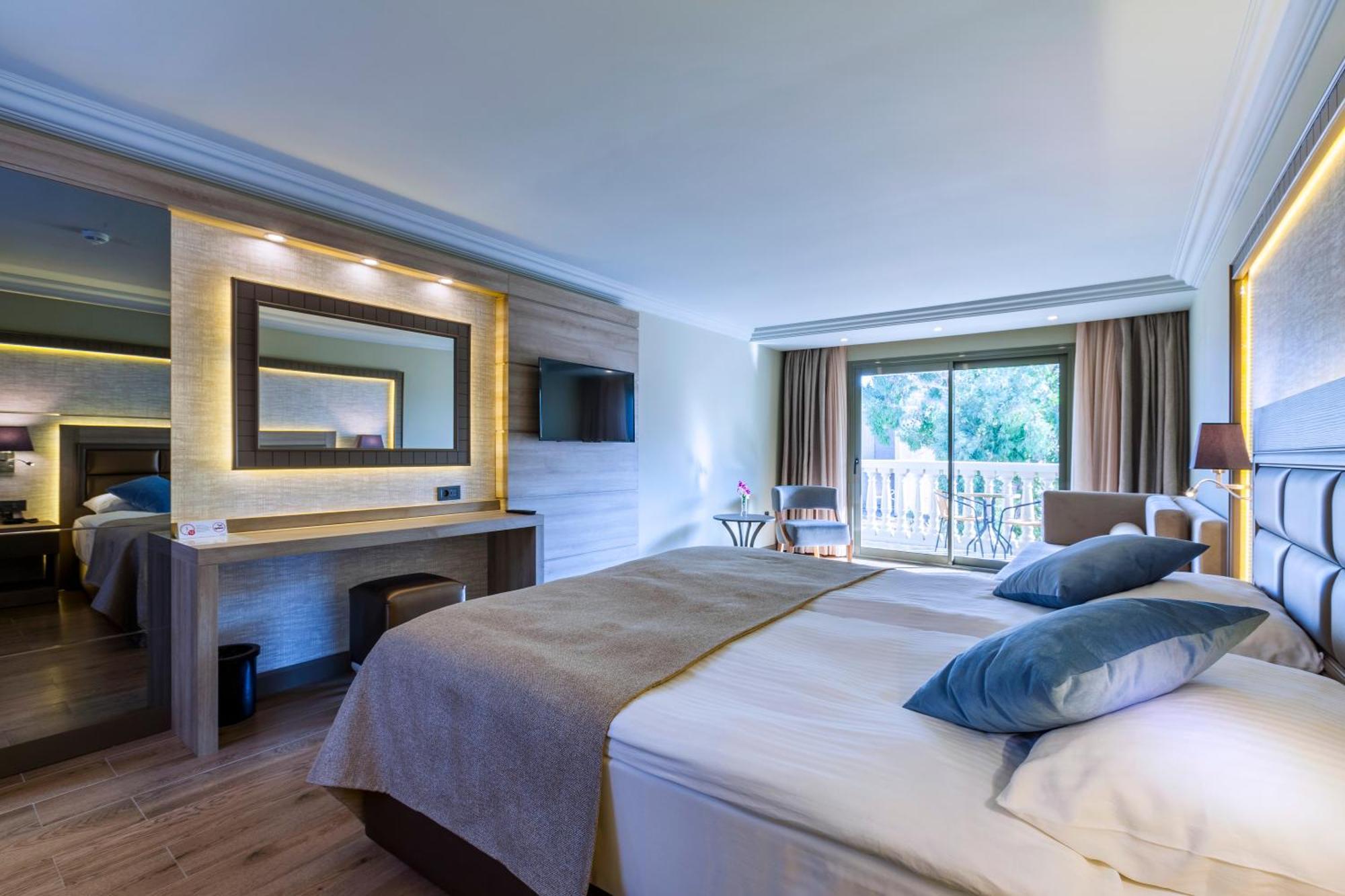 Double or Twin Room Land View,938430730:JPEG