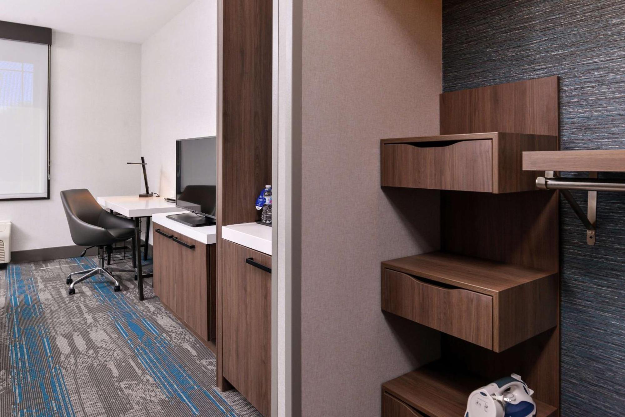 Habitación con cama extragrande - Adaptada para personas con discapacidad auditiva