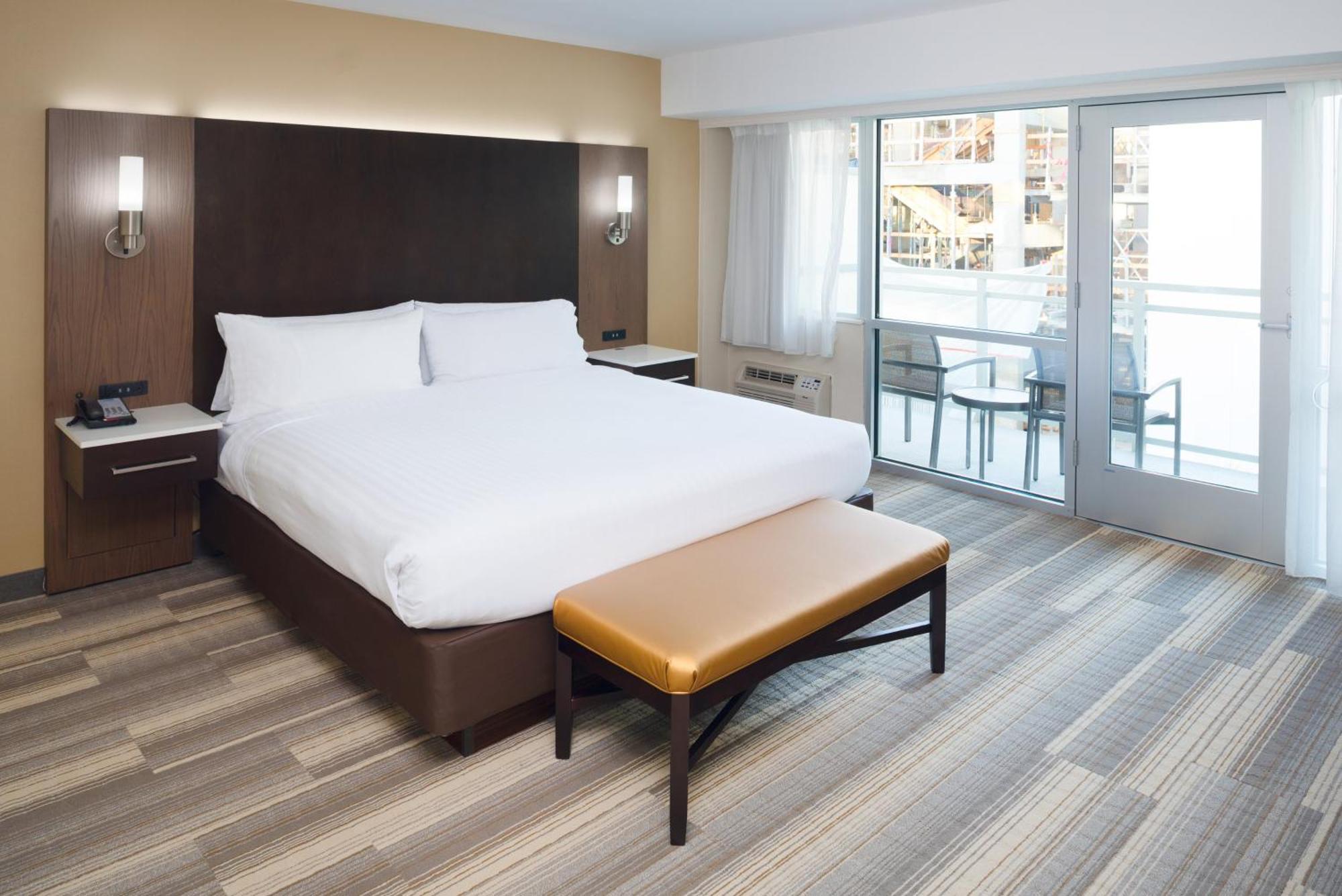 Double Room Hearing Accessible with Shower - Non-Smoking