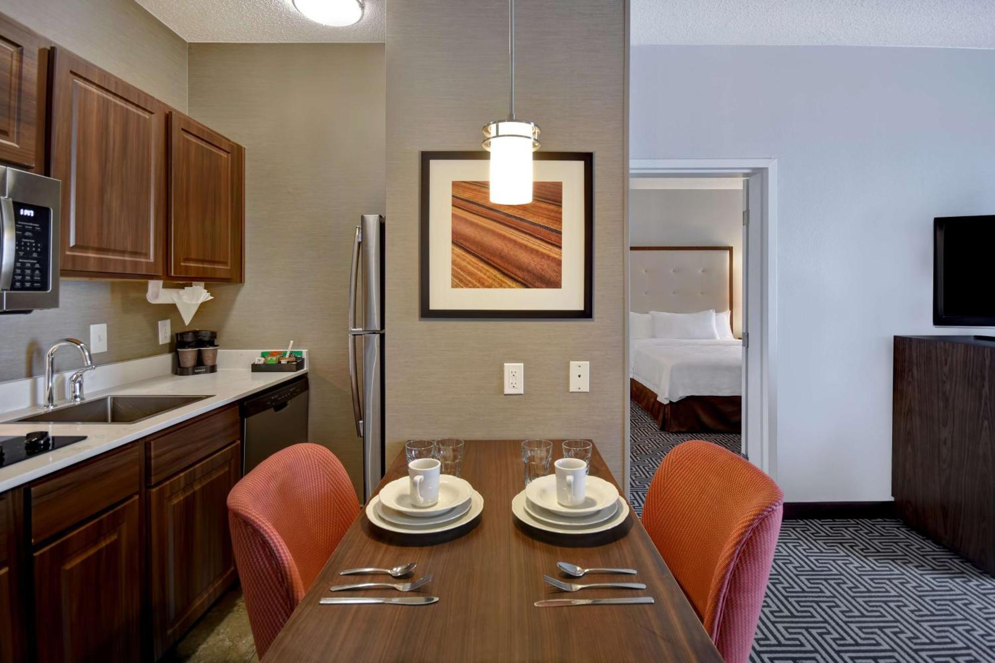 One-Bedroom King Suite - Non-Smoking