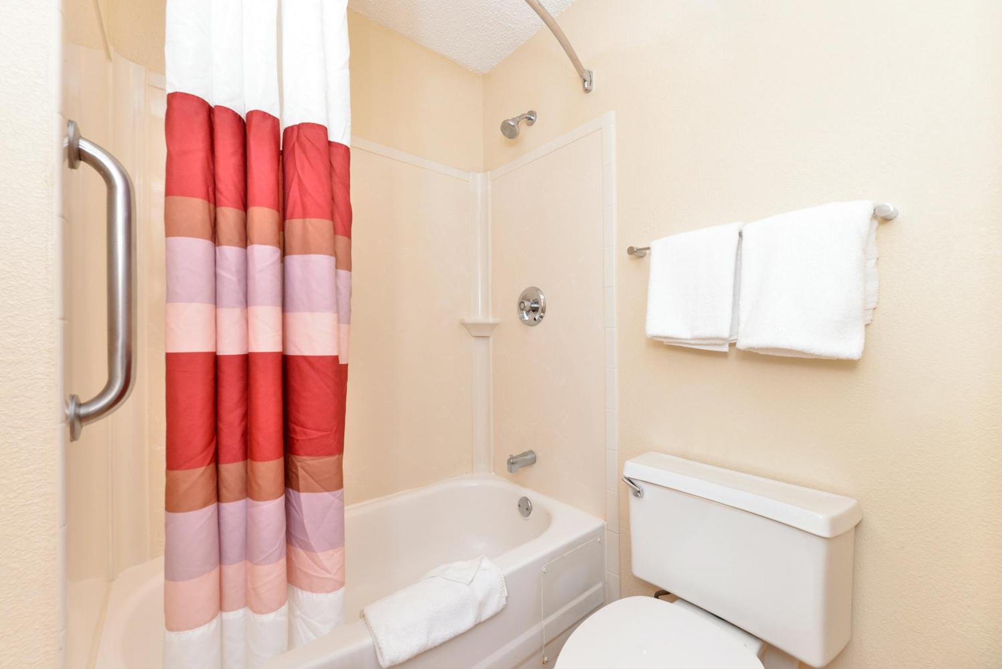 Deluxe Room Two Double Beds Smoke