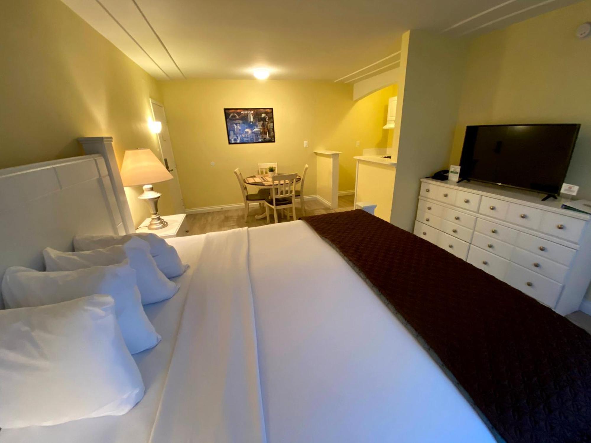 Deluxe King Room Two King Beds