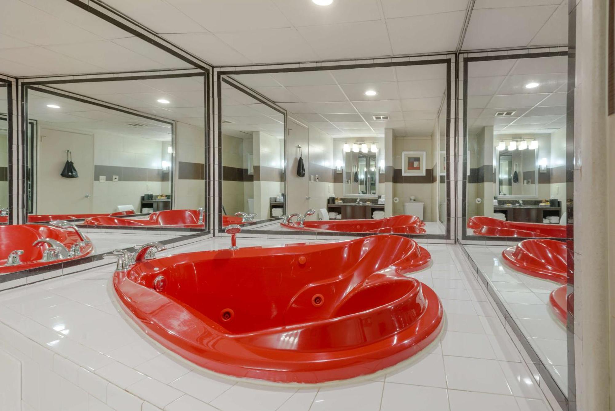 King Room with Jetted Tub - Non-Smoking