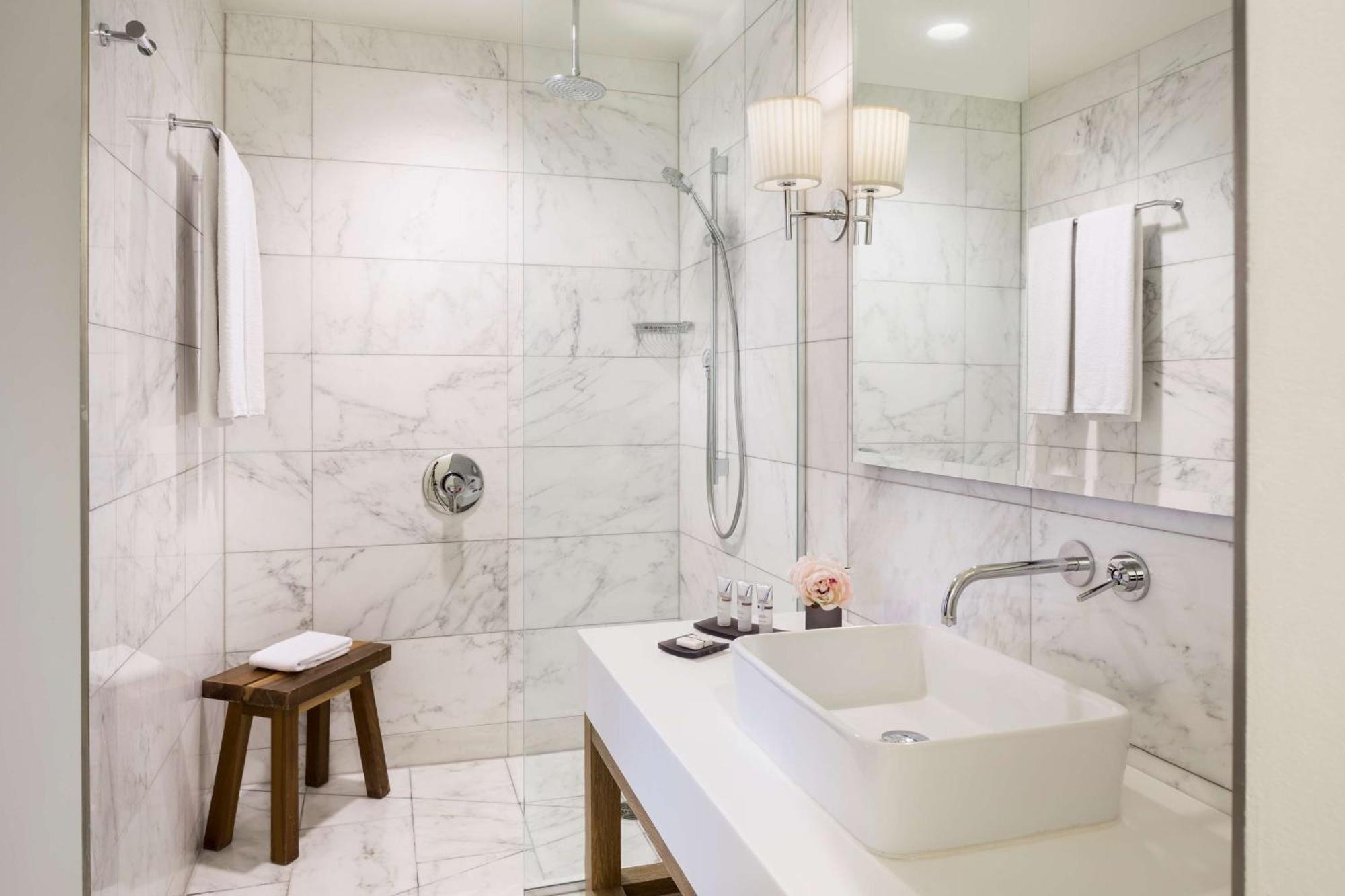 Habitación Doble Deluxe con 2 camas dobles grandes