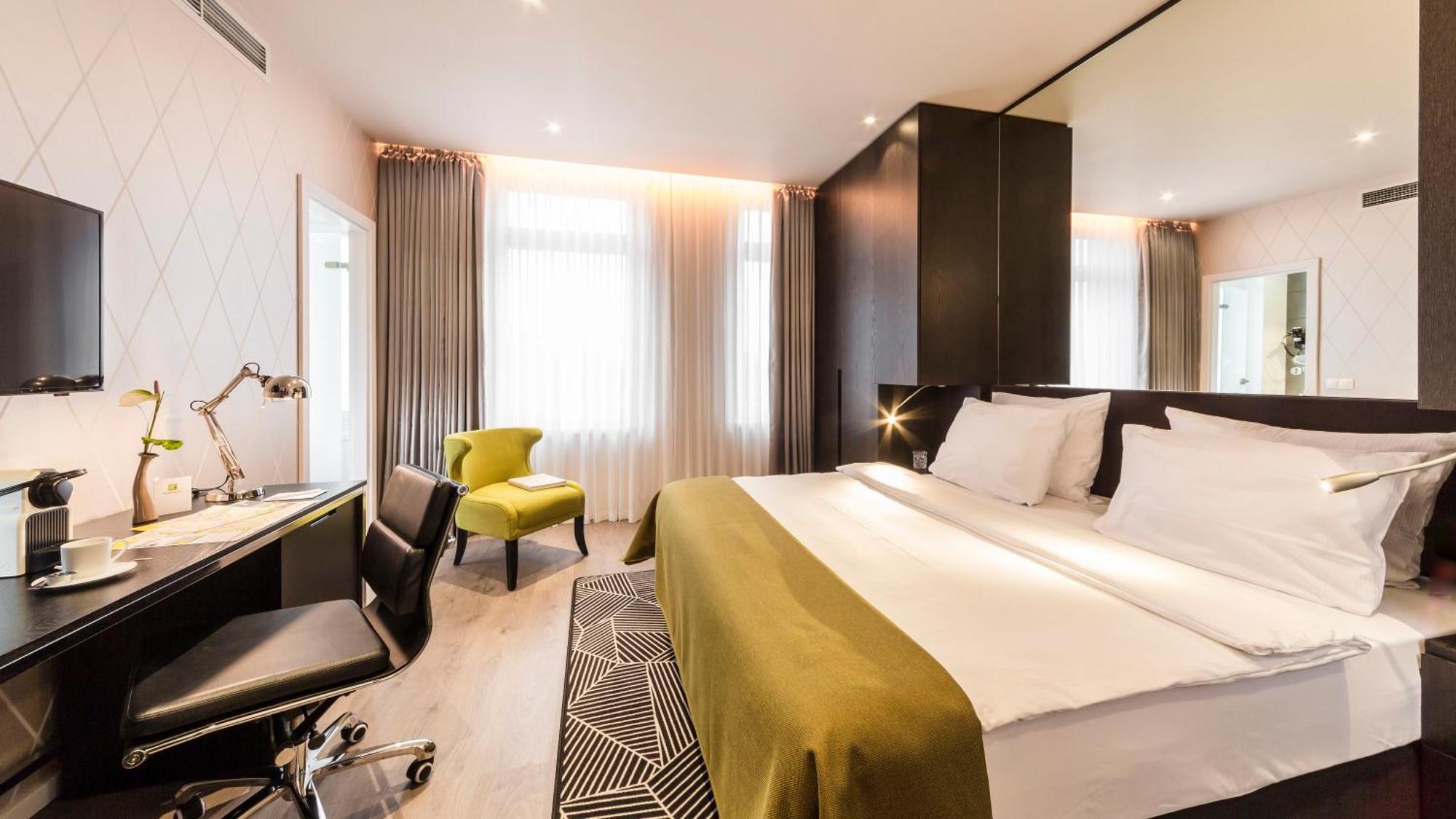 Premium King Room,1588227073:JPEG