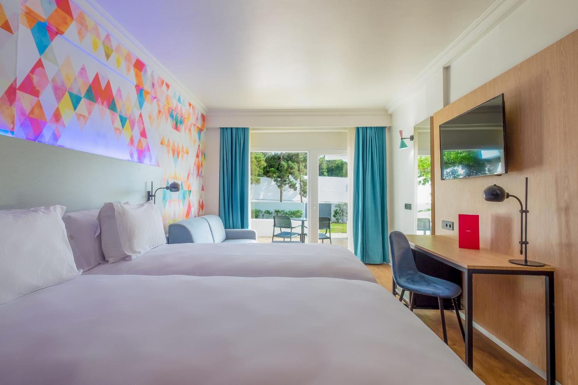 Deluxe Double or Twin Room Garden View