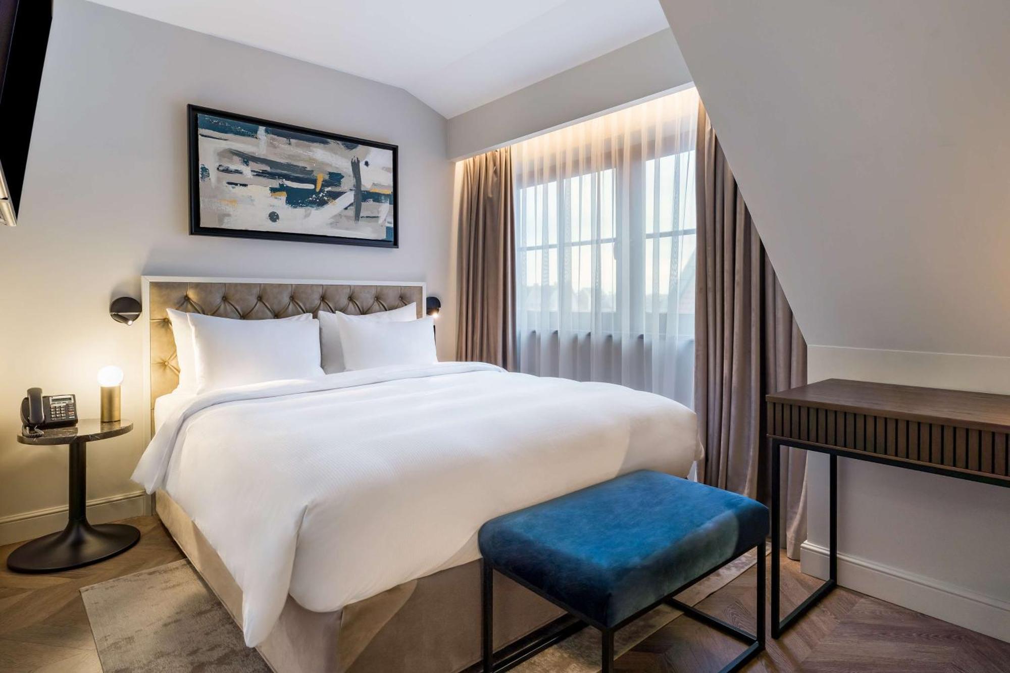 Executive Room,1435976251:JPEG