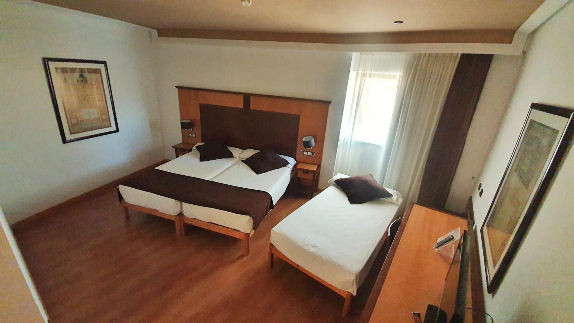 Triple Room,1436289439:JPEG