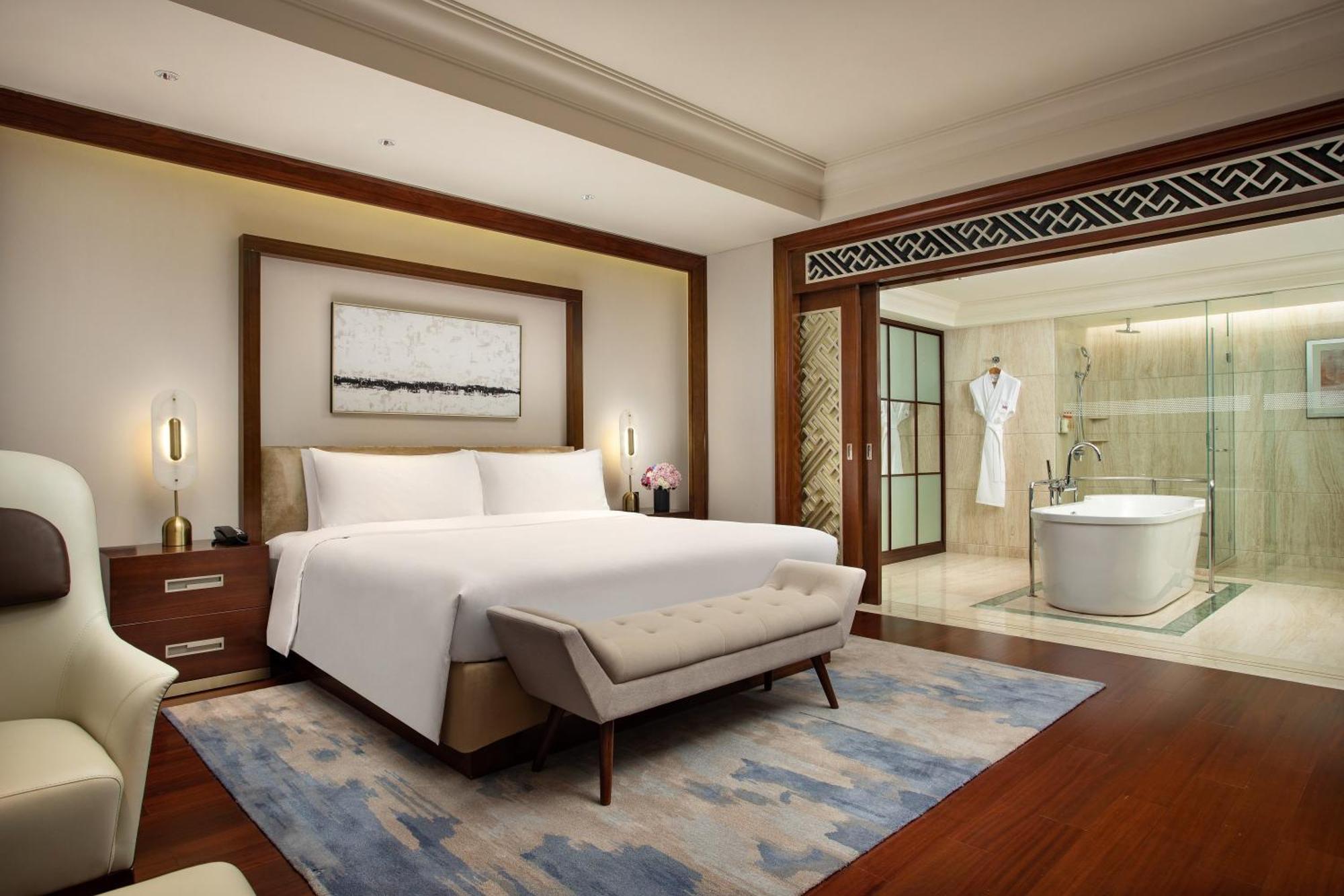 Chancellor King Suite