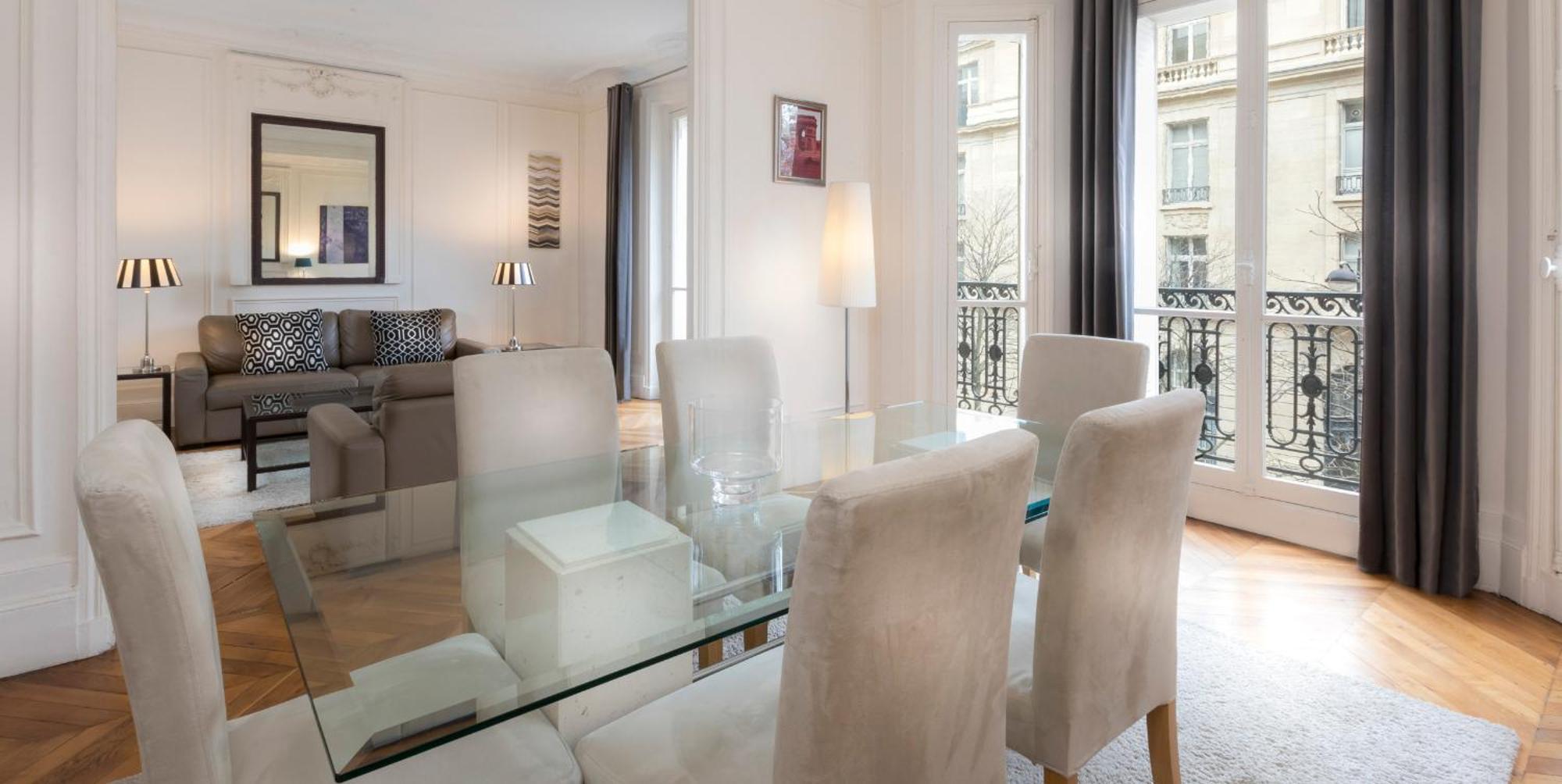 Classic Three-Bedroom Apartment