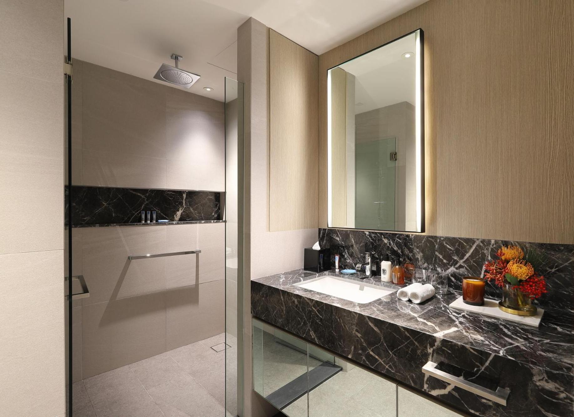 One-Bedroom Premium Suite