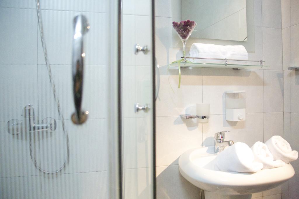 Standard Triple Room with Free Parking