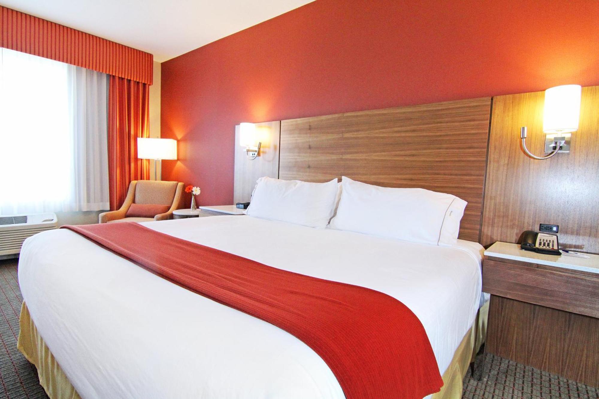 Standard King Room,1572705173:JPEG