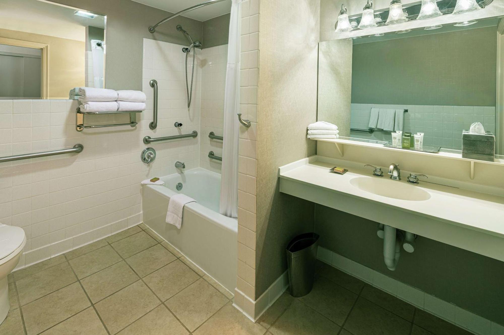 Double Room Two Double Beds Disability or Hearing Accessible,1498764130:JPEG