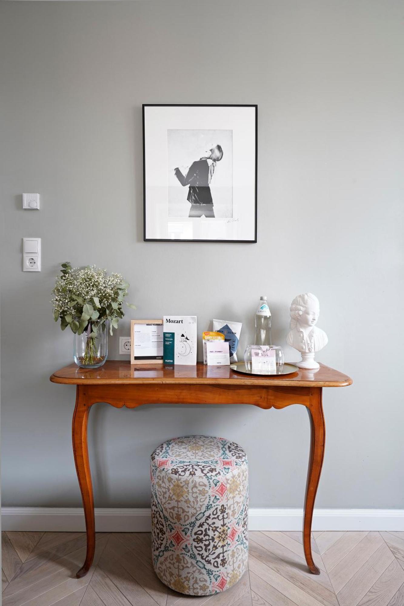 Medium Room