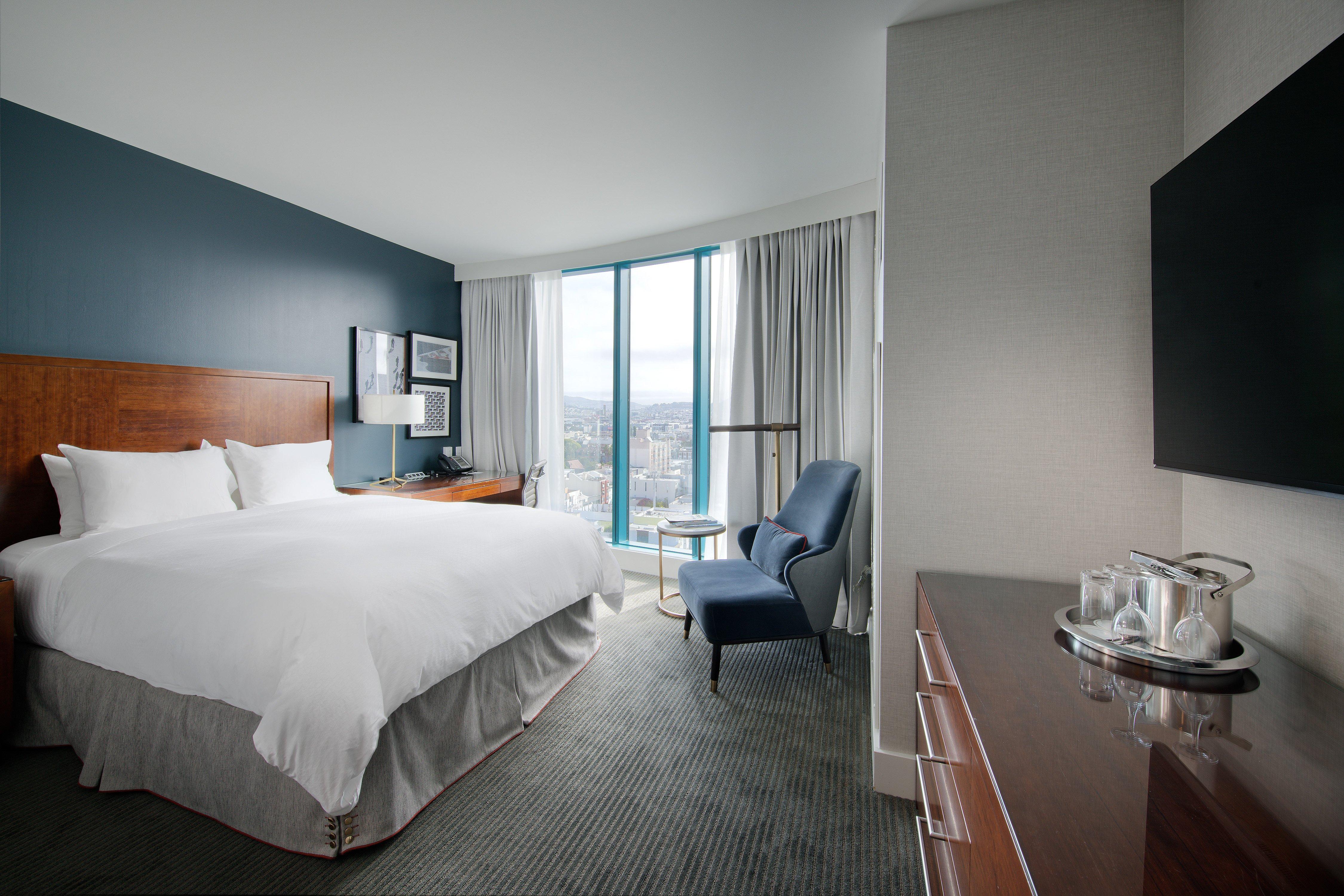 Classic Queen Room City View