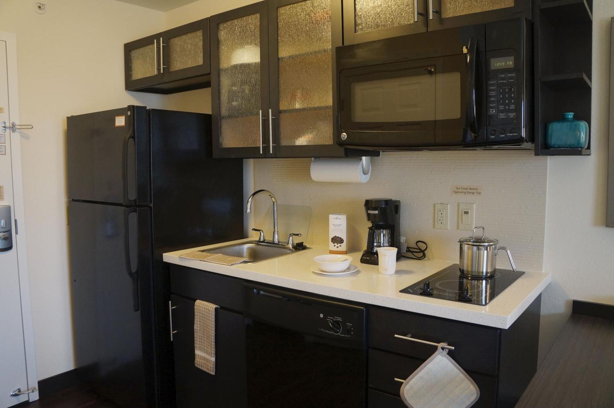 Queen Room - Hearing Accessible - Non-Smoking