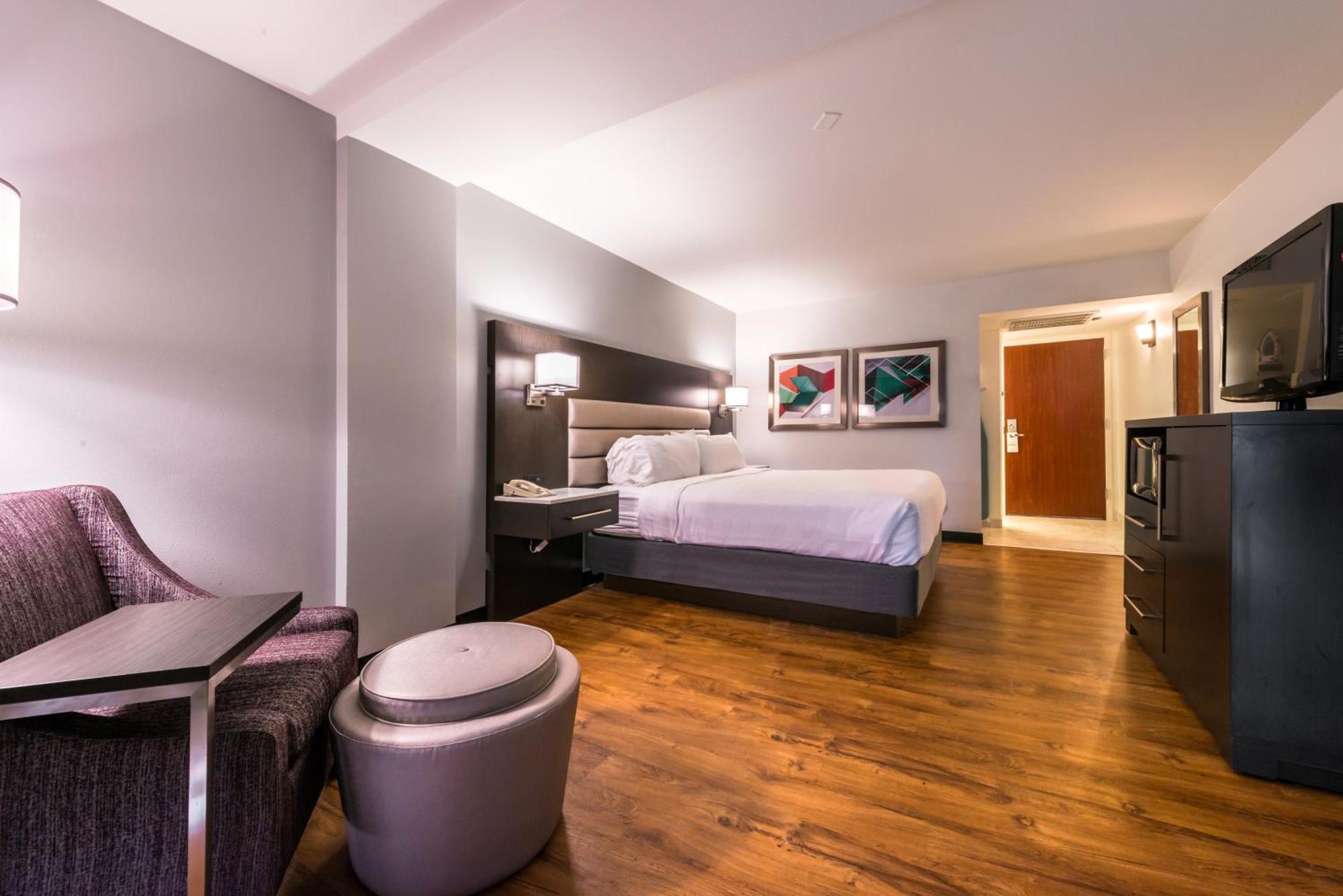 Standard King Room