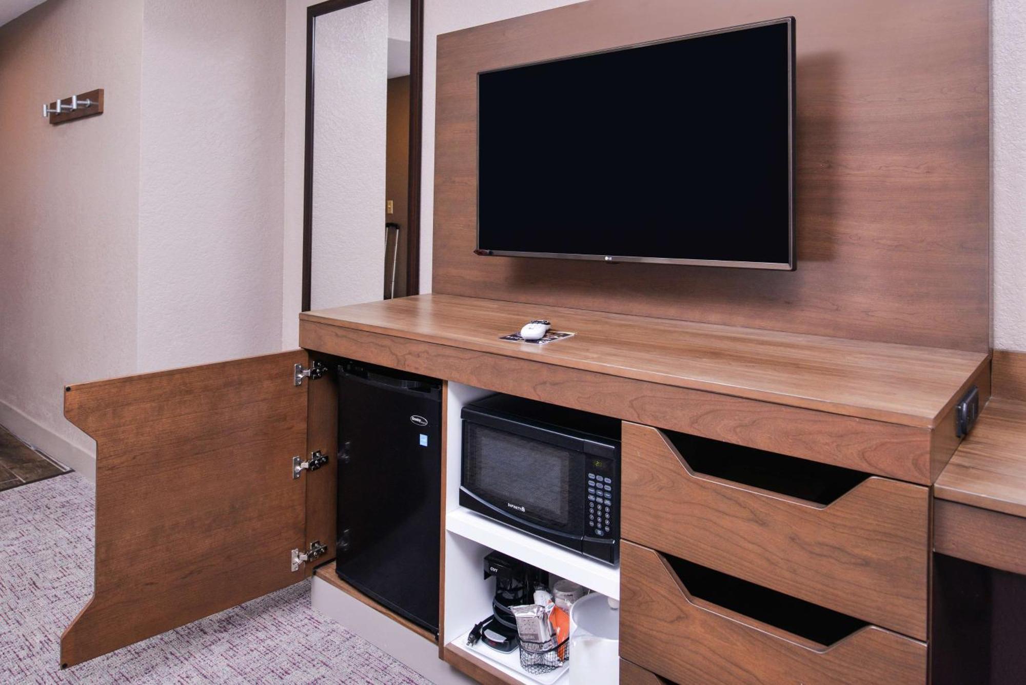 Quarto com Cama King-size e Banheira - Acessível para Hóspedes com Mobilidade Reduzida/Não Fumantes