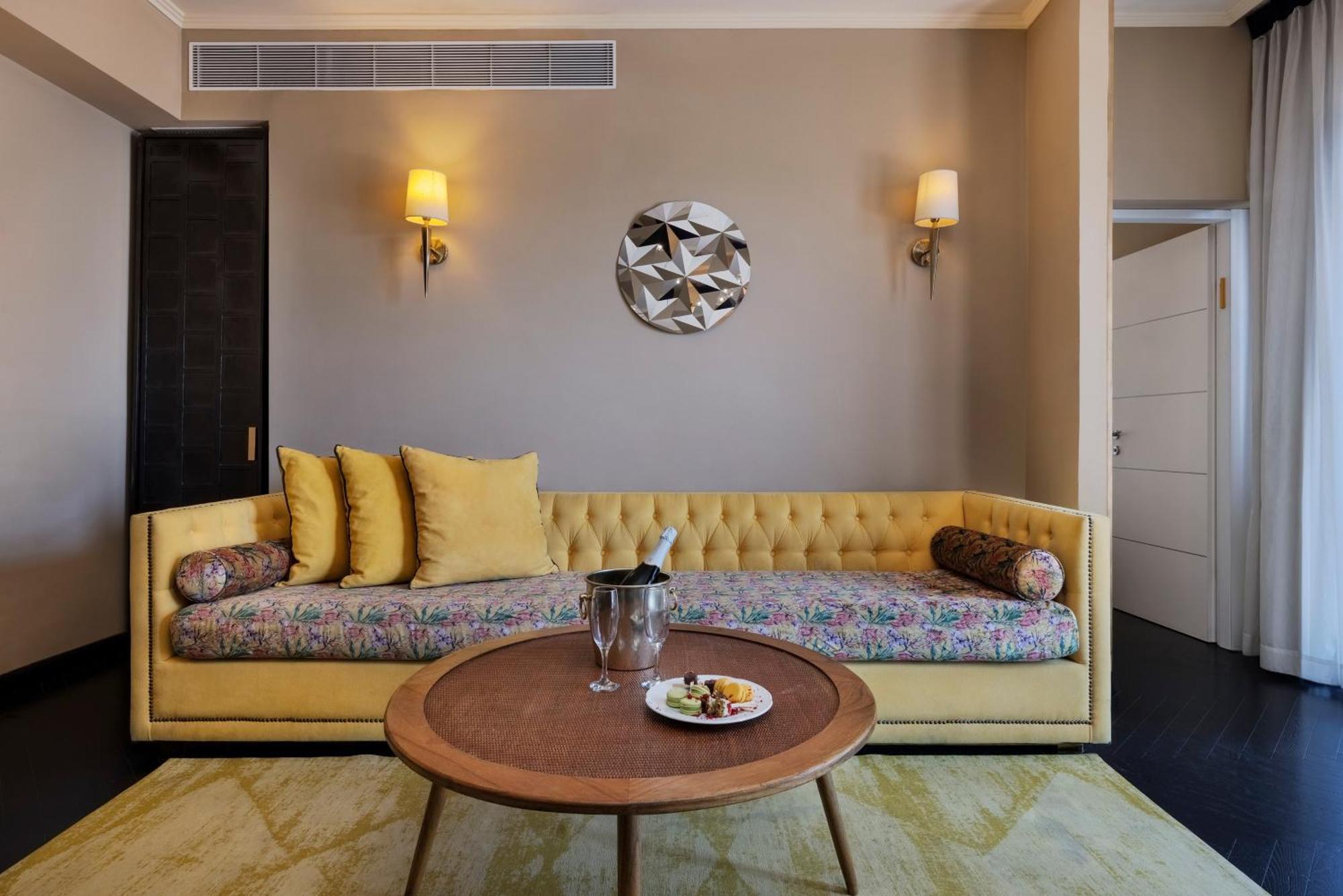 Deluxe One-Bedroom Suite