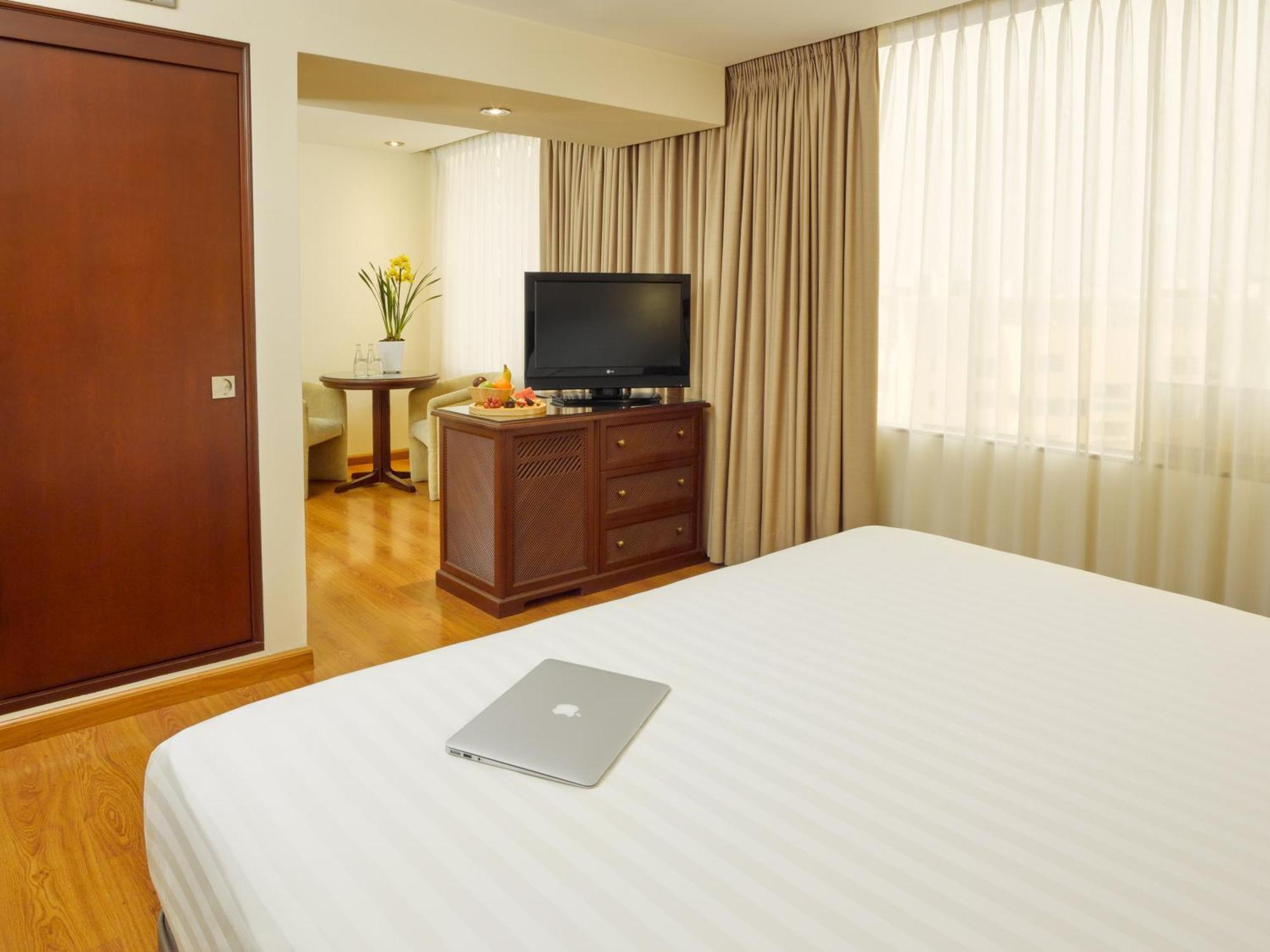 Standard Queen Room