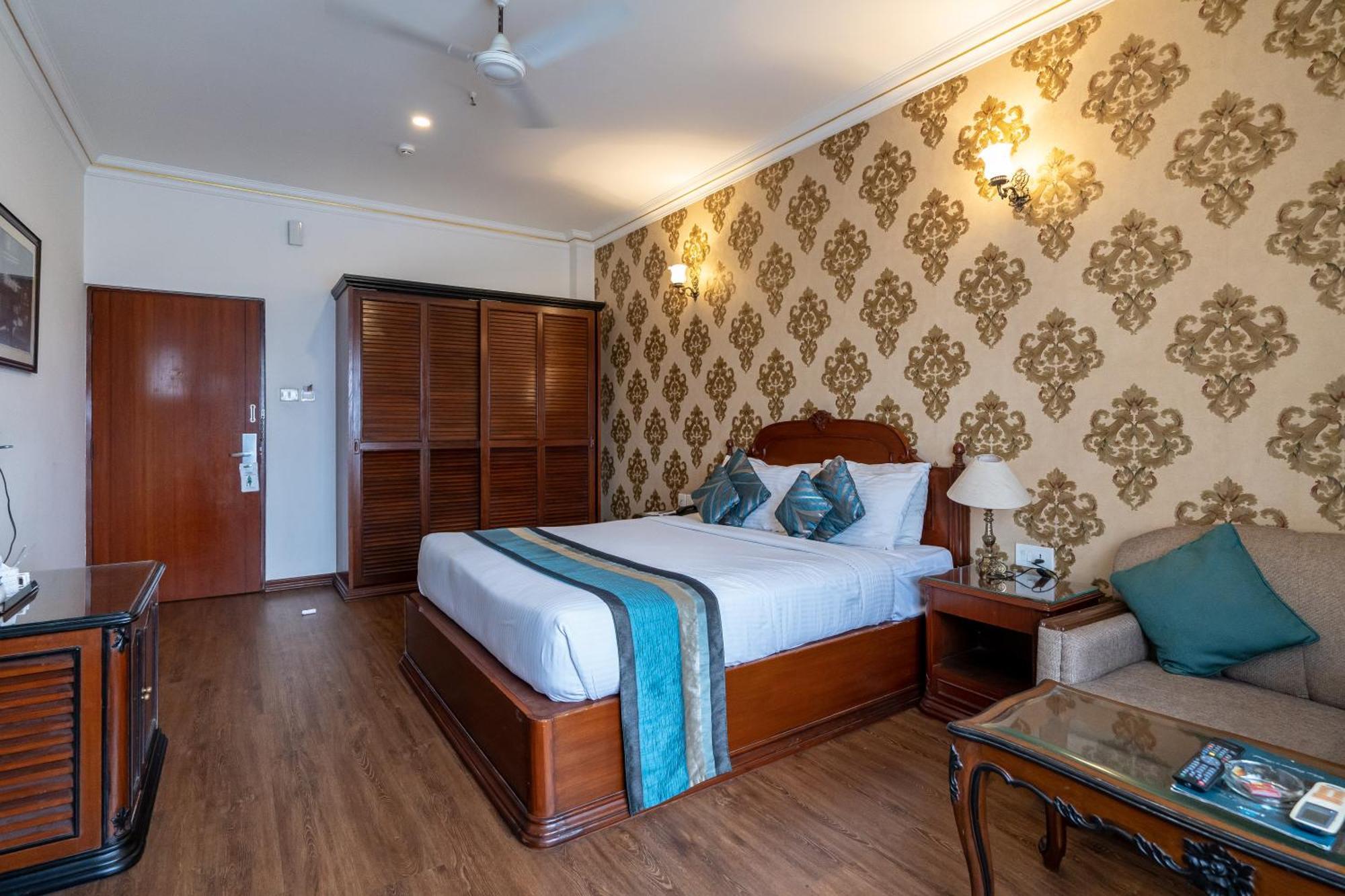 Junior Suite Room