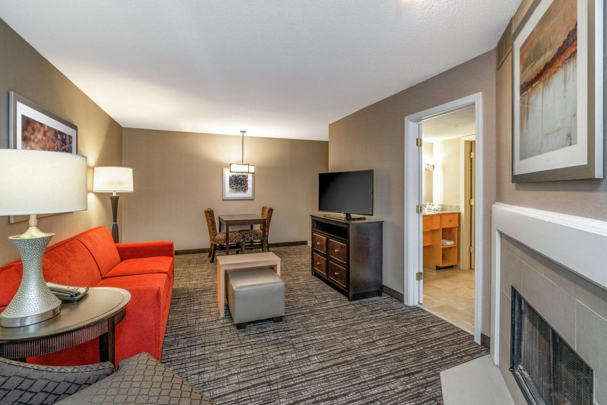 King Room with Fireplace - Disability Access