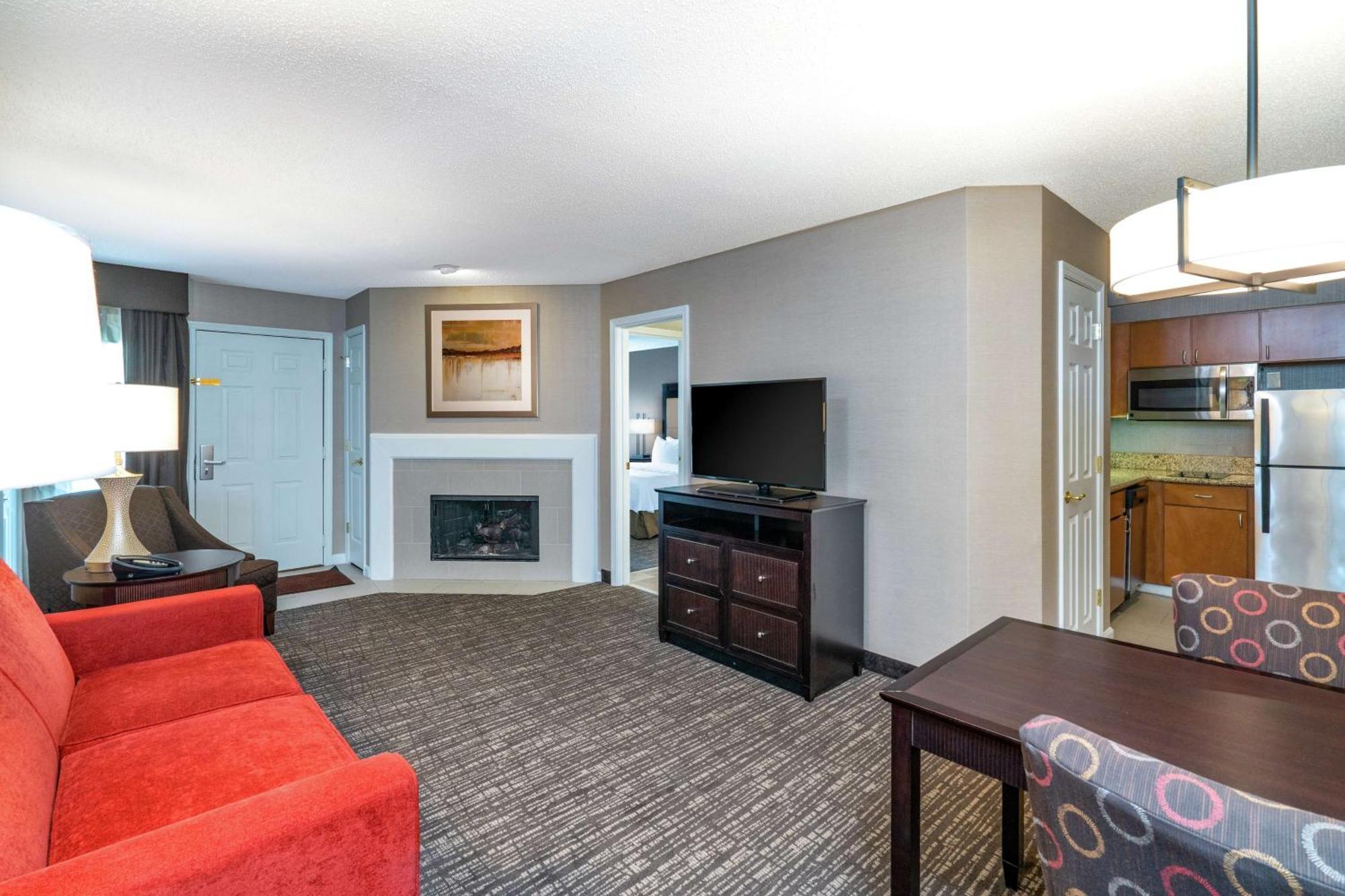 One-Bedroom King Suite with Fireplace - Non-Smoking