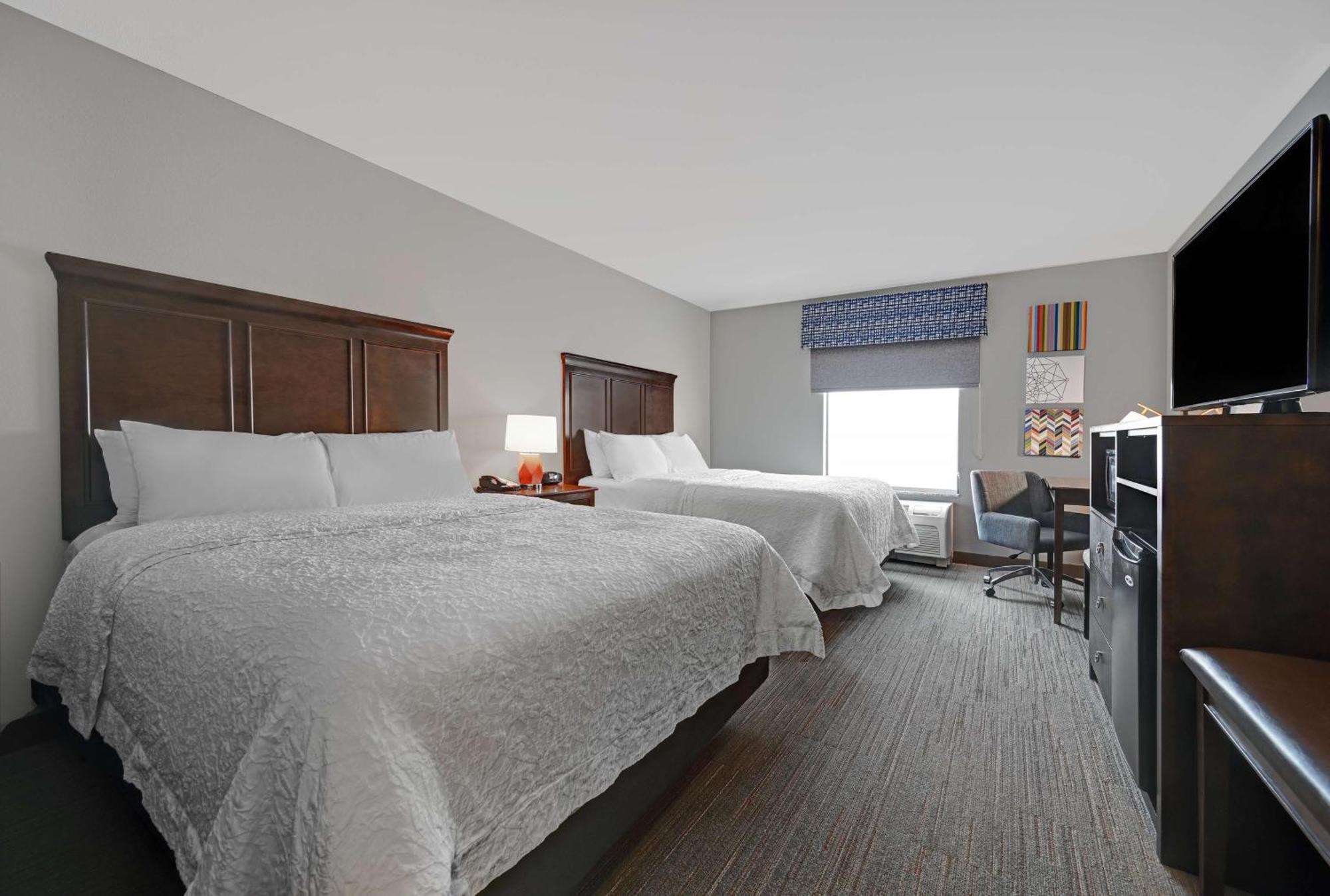 Queen Room Two Queen Beds Hearing Access or Non-Smoking