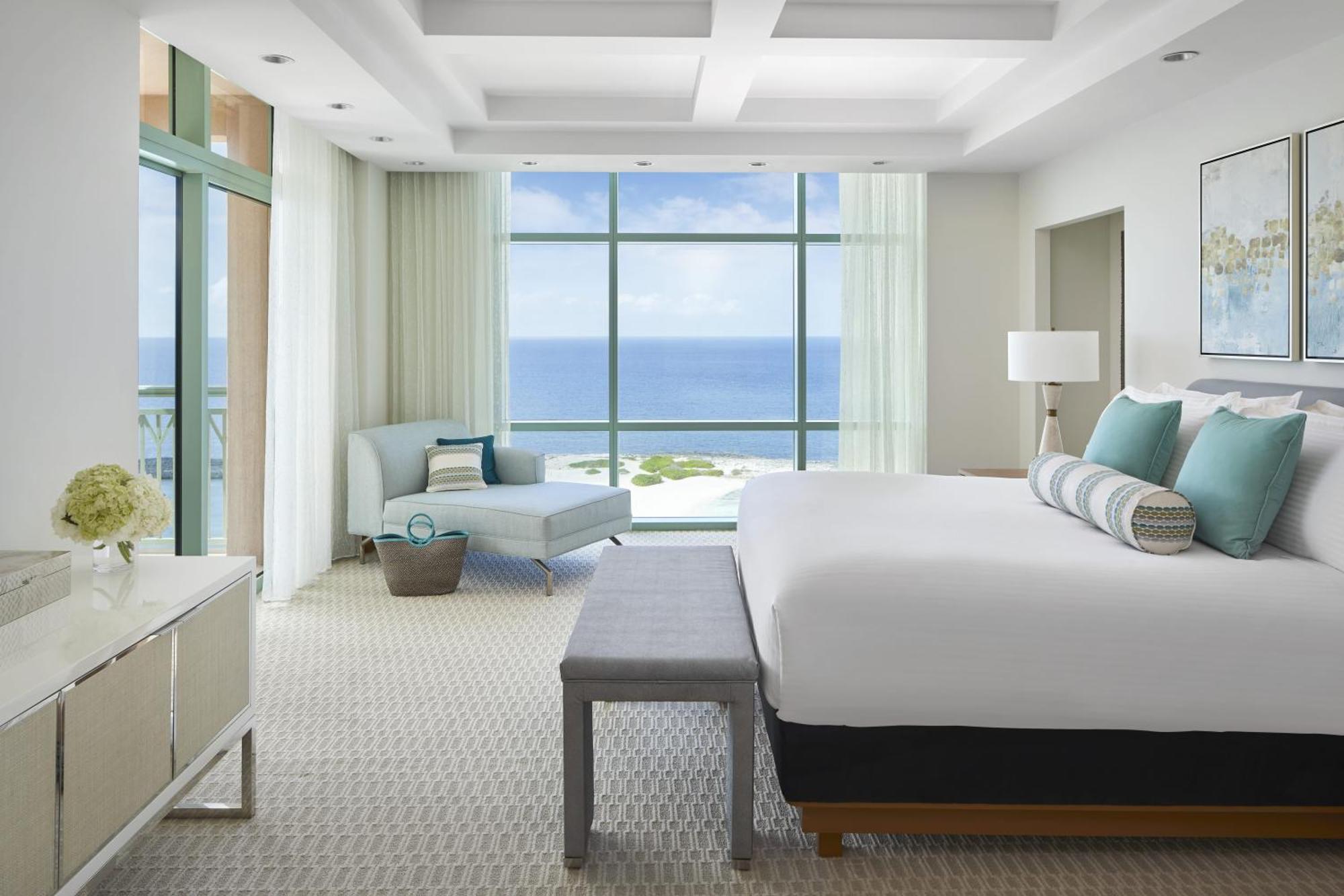 1 Bedroom Sapphire Suite