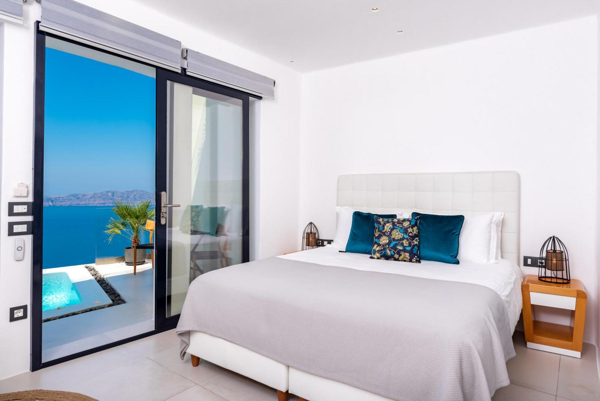 Honeymoon Suite with Sea View and Private Pool